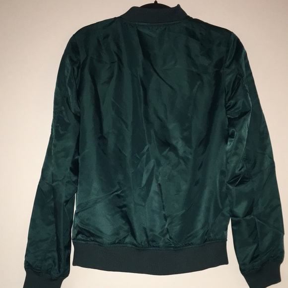 Guess, green, bomber jacket with snaps, Si… - Picture 4 of 9